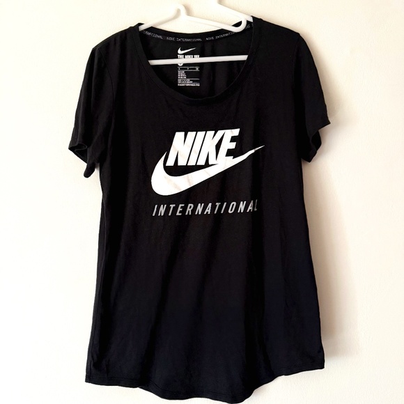 Nike International S Black Tee - Picture 1 of 10